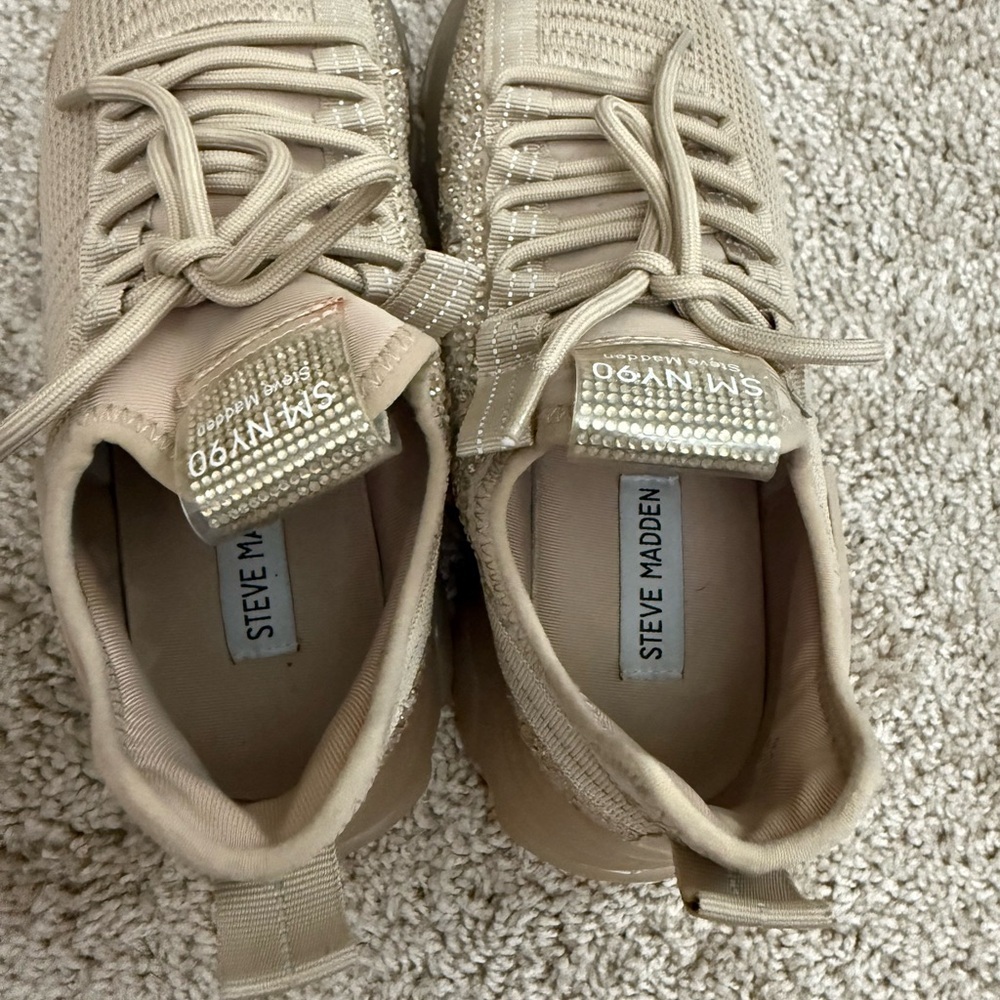 Stylish Beige Women's Sneakers - Picture 4 of 9